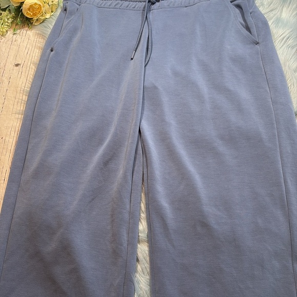 Athleta Seasoft Straight Wide Leg Crop Pants Blue Petite Fit sz L - Picture 7 of 10